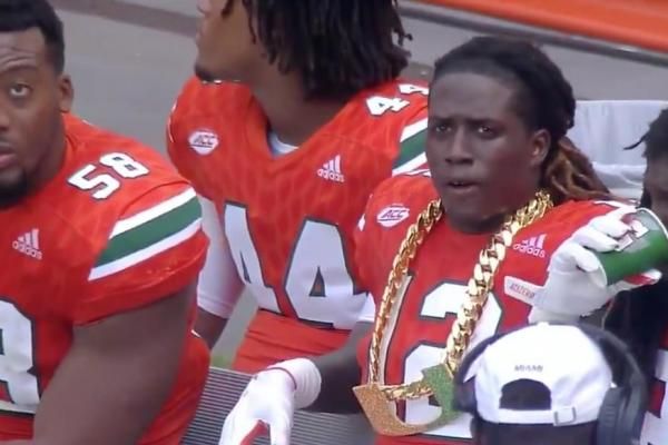 Miami Hurricanes give DB Malek Young giant gold chain after ...