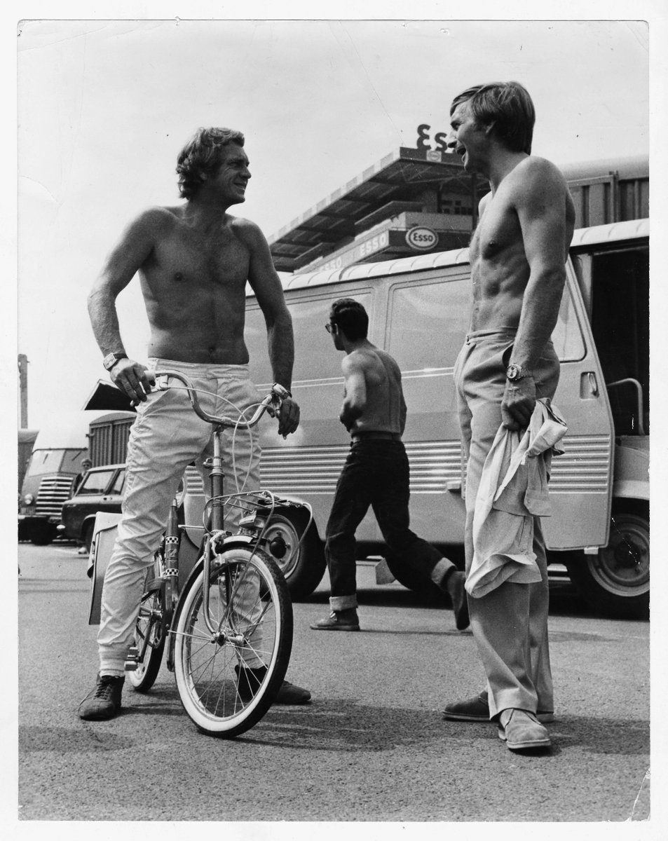steve-mcqueen-and-member-of-the-le-mans-crew-chatter-by-henry-gris-1971-1.jpg
