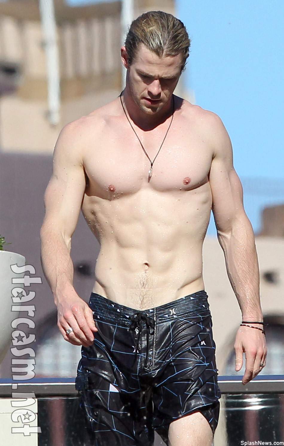 Chris-Hemsworth-shirtless-Down-Under.jpg